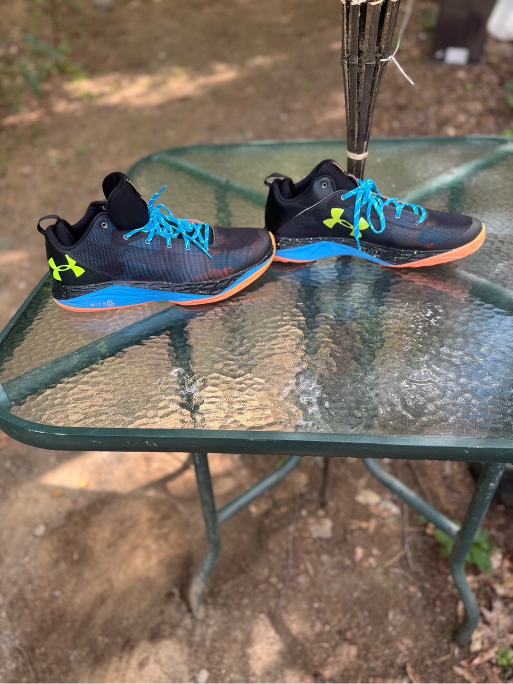 Under Armour Mens Athletic Shoes with Blue Laces size 15 worn once